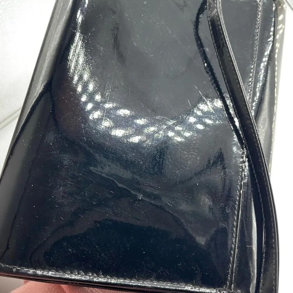 Vintage faux leather crossbody envelope clutch bag.